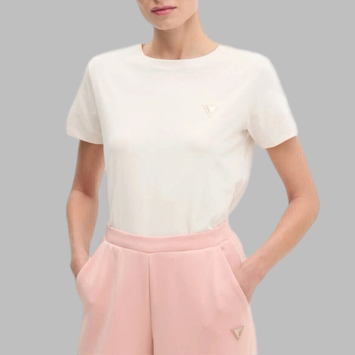 T-shirt GUESS - V4YI09 J1314 Regular Fit