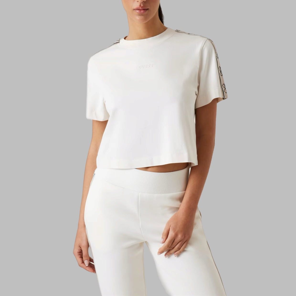 T-shirt GUESS corta con nastro logo - V3RI08I3Z14