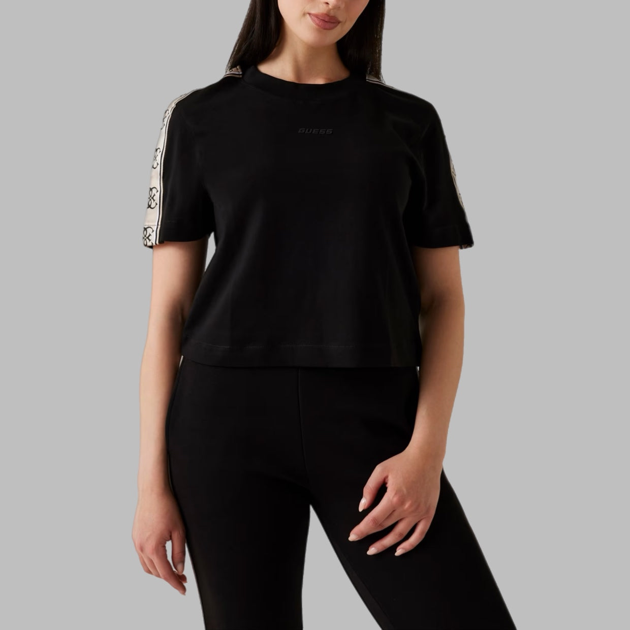 T-shirt GUESS corta con nastro logo - V3RI08I3Z14